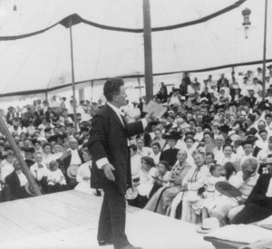 Robert La Follette at an Illinois Chautauqua meeting, 1905  Wikipedia.org